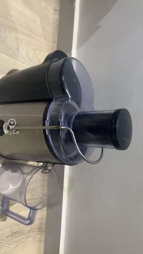 Ang Al Saif juicer ay malakas at naglalabas ng maraming juice, aking karanasan - image on MyEx