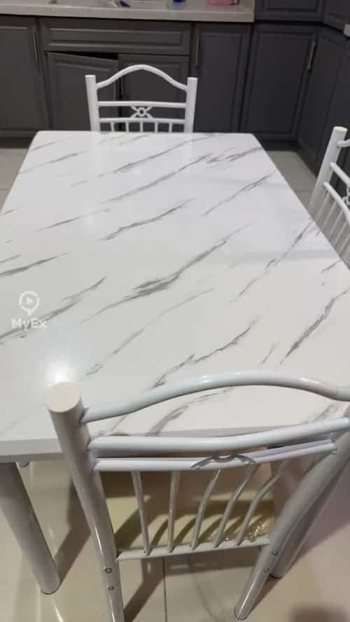 Ang Aking Karanasan sa Noon Dining Table na Angkop para sa Eleganteng Kusina - image on MyEx