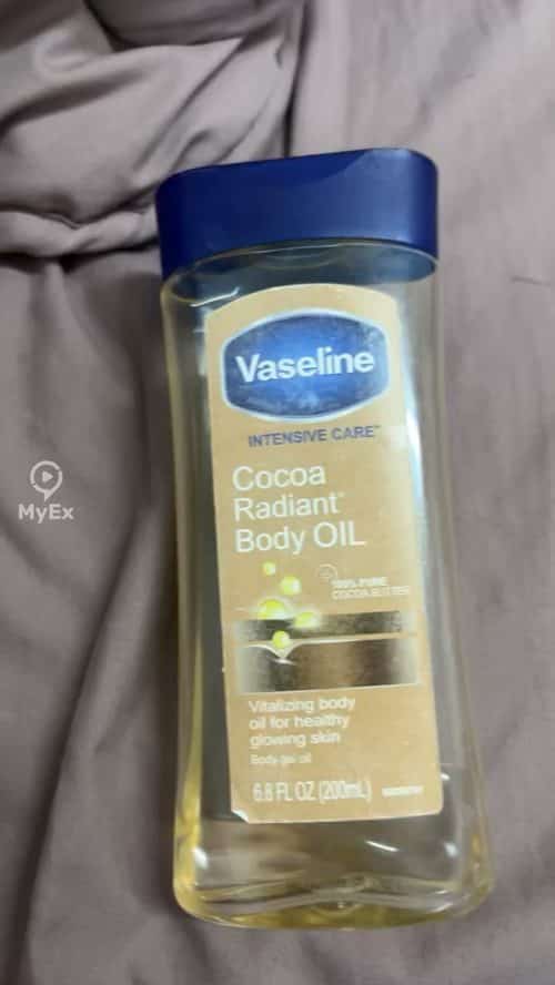 Ang Aking Karanasan sa Vaseline body oil ay kahanga-hanga at bibilhin ko ulit ito sa bawat pagkakataon - image on MyEx