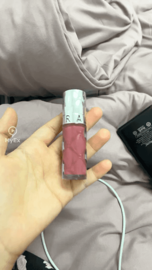 Ang Aking Karanasan sa Sephora Lip Gloss - image on MyEx