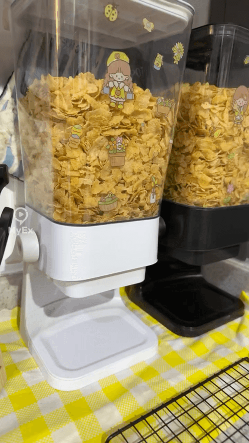 Grain organizer in general, and I use it for cornflakes. Its openings are excellent, nothing gets stuck in it. My experience. - image on MyEx
