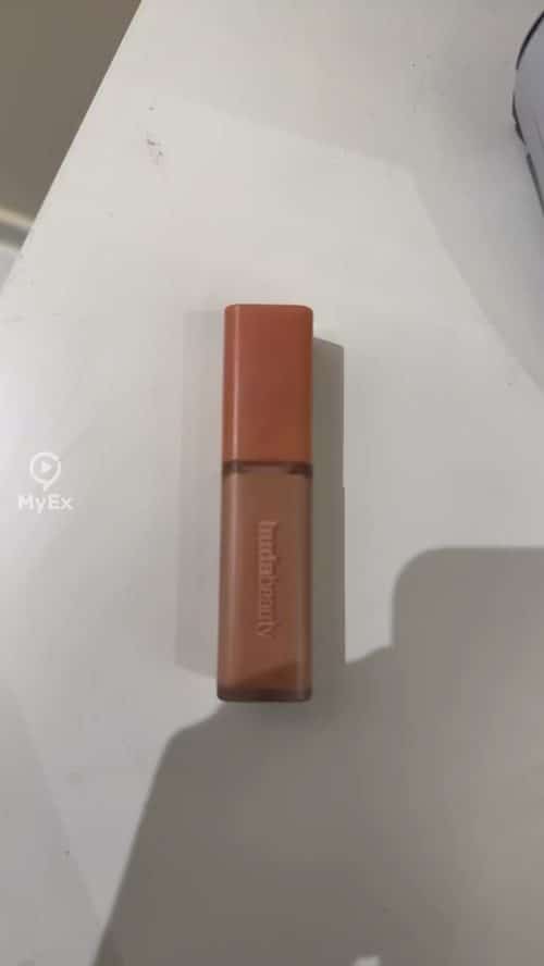 About Huda Beauty Concealer experience - image on MyEx