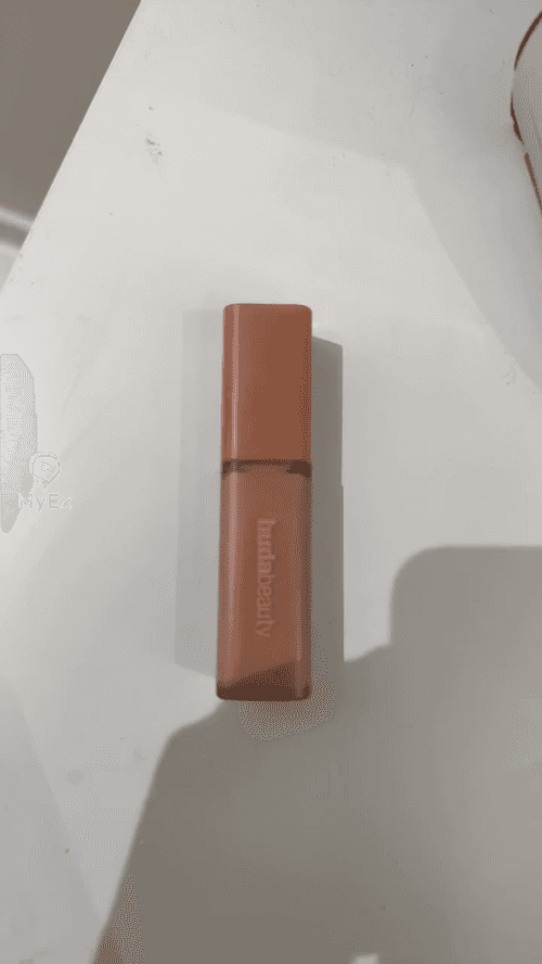 Mula sa karanasan: Huda Beauty concealer - image on MyEx