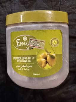 عبوة فازلين Emyc برائحة جميلة وترطيب خفيف للاستخدام اليومي