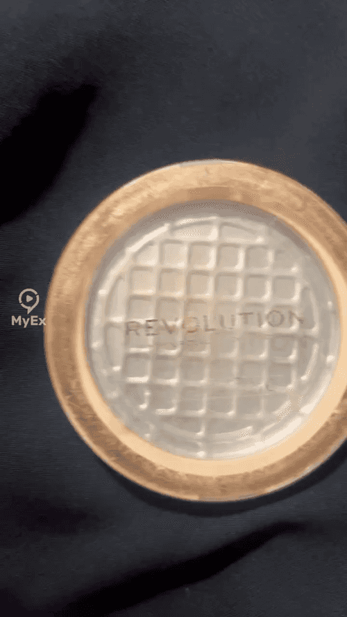 Ang Aking Karanasan sa Mia Bronzer Powder mula sa Revolution - image on MyEx