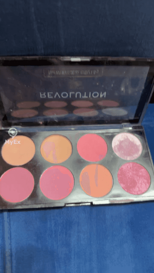 Revolution blush set, pangmatagalan at malinaw ang mga kulay - image on MyEx