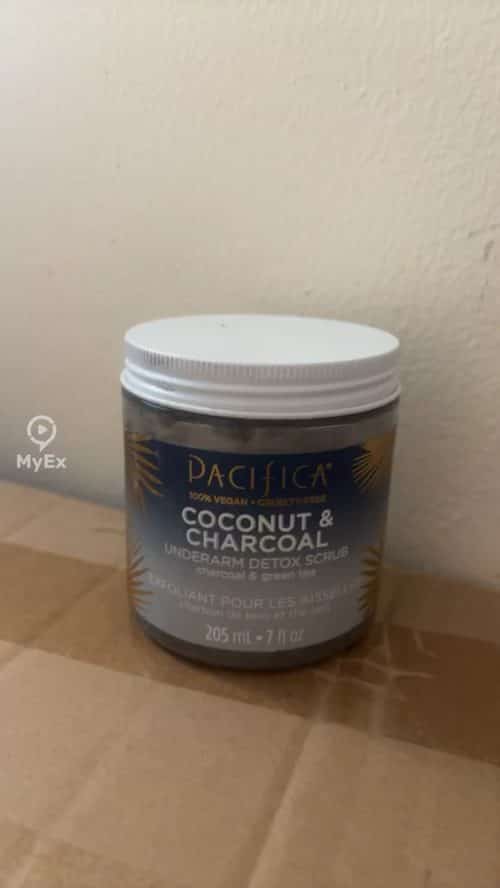 Detox na may uling para sa underarm mula sa Pacifica - image on MyEx