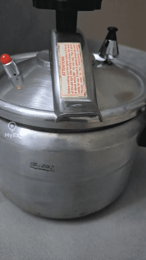 My experience with the Volcano aluminum pressure cooker with non-stick coating, Al Saif Gallery, 7 liters - silver, after two years of use - image on MyEx