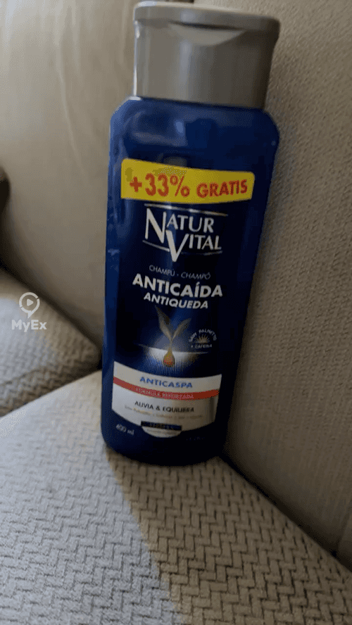 Ang Aking Karanasan sa Nature Vital Shampoo para sa Balakubak at Paglalagas ng Buhok - image on MyEx