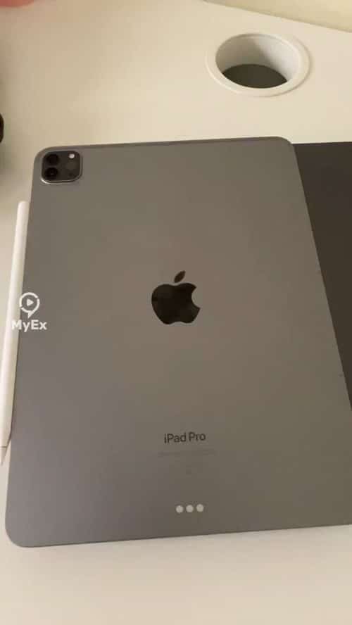 iPad Pro mula sa Apple, 2022 - CPU: 8-core - image on MyEx