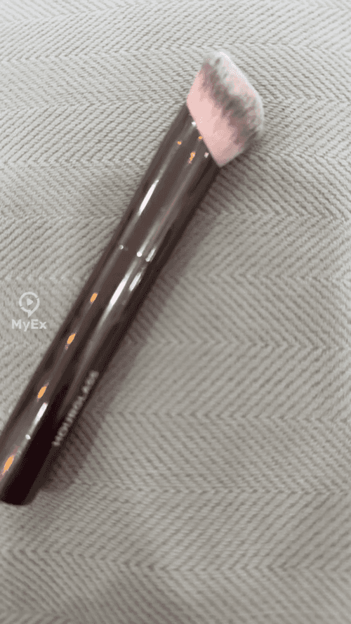 Hourglass makeup brush, ayon sa aking karanasan - image on MyEx