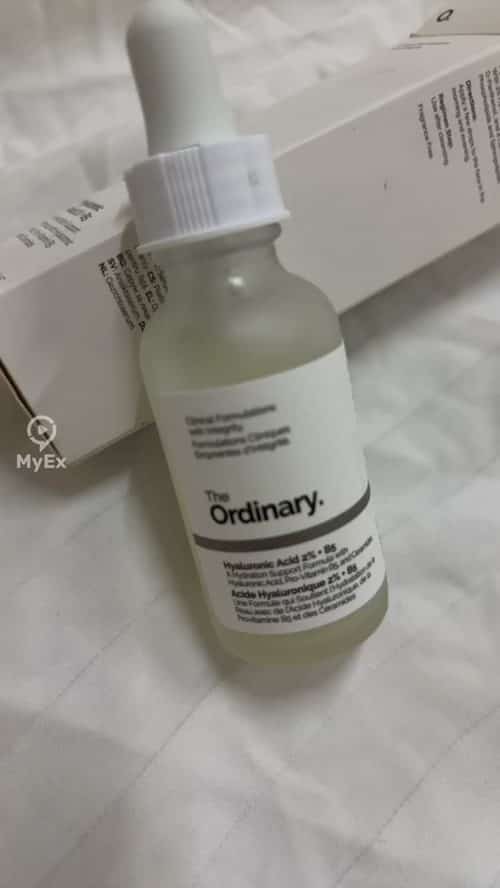 Ang Aking Karanasan sa Hyaluronic Acid 2% at Vitamin B5 Serum para sa Mukha - image on MyEx