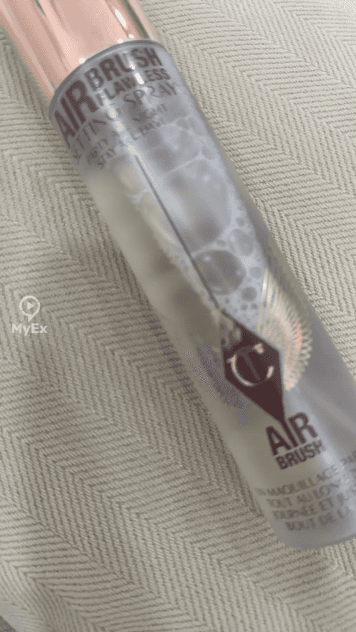 Setting spray pagkatapos mag-makeup mula sa Charlotte Tilbury - image on MyEx