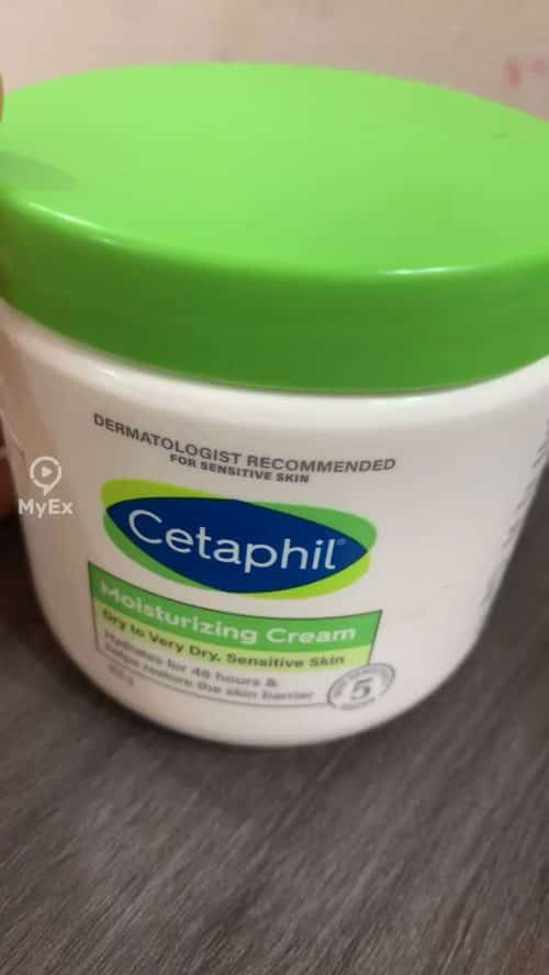 Cetaphil cream is amazing and well-known, it moisturizes deeply. - image on MyEx