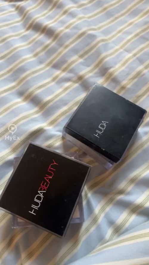 Huda Beauty's amaaazing powder and my review of its alternative from Bogenia, from experience - image on MyEx