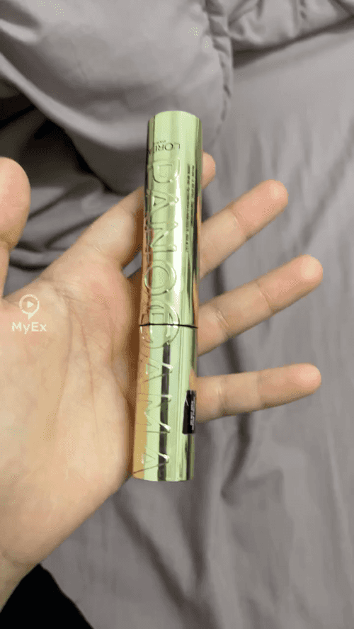 My experience with L'Oréal's golden mascara - image on MyEx