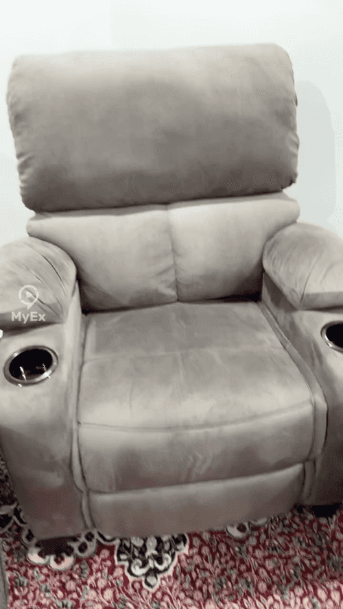 Lazy Boy relaxation couch after my experience with it - image on MyEx