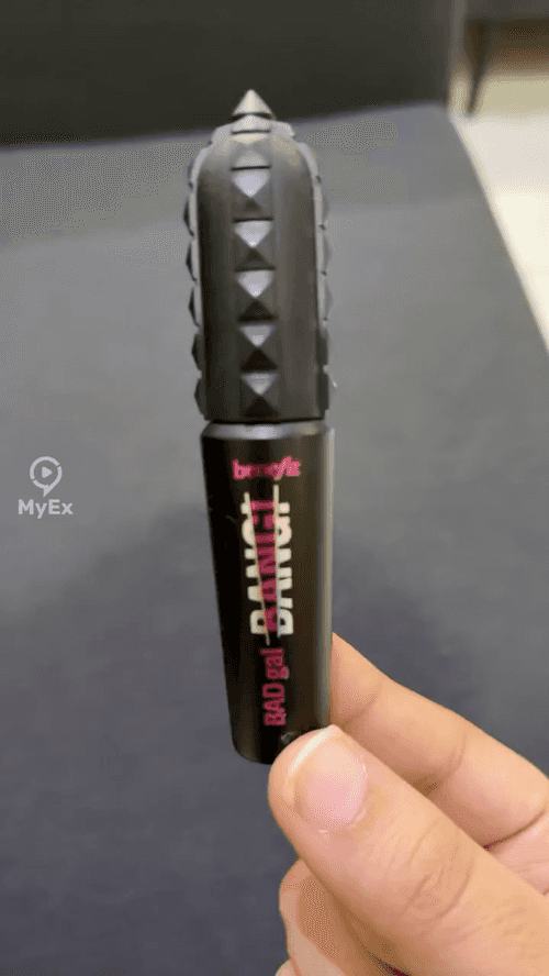 Mini Benefit Mascara for the bag and excellent size, my experience - image on MyEx