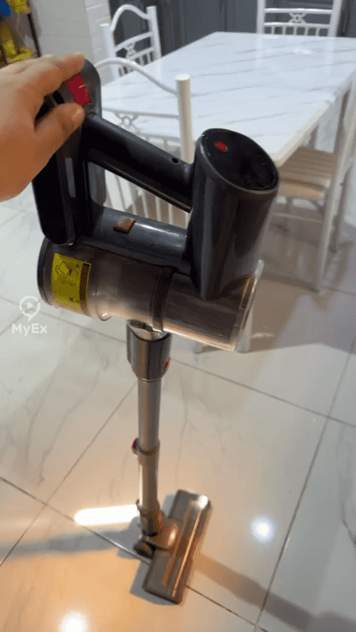 Cordless vacuum cleaner, my experience with it is excellent in cleaning - image on MyEx