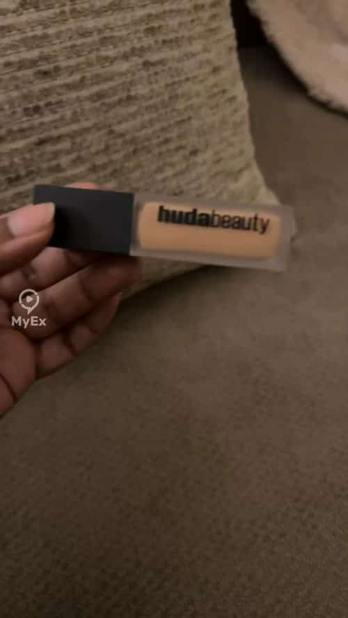 My experience with Huda Beauty Concealer - image on MyEx