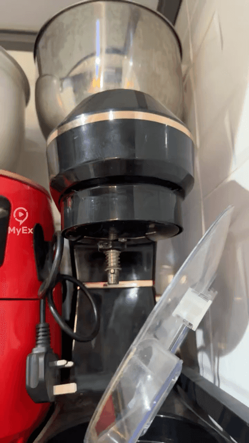My experience with a multi-purpose electric mixer with an elegant design and high power after trying it - image on MyEx