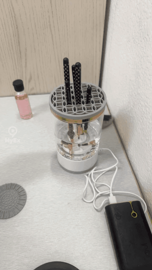 Makeup brush cleaner mula sa Shein, pero may isang depekto pagkatapos subukan - image on MyEx