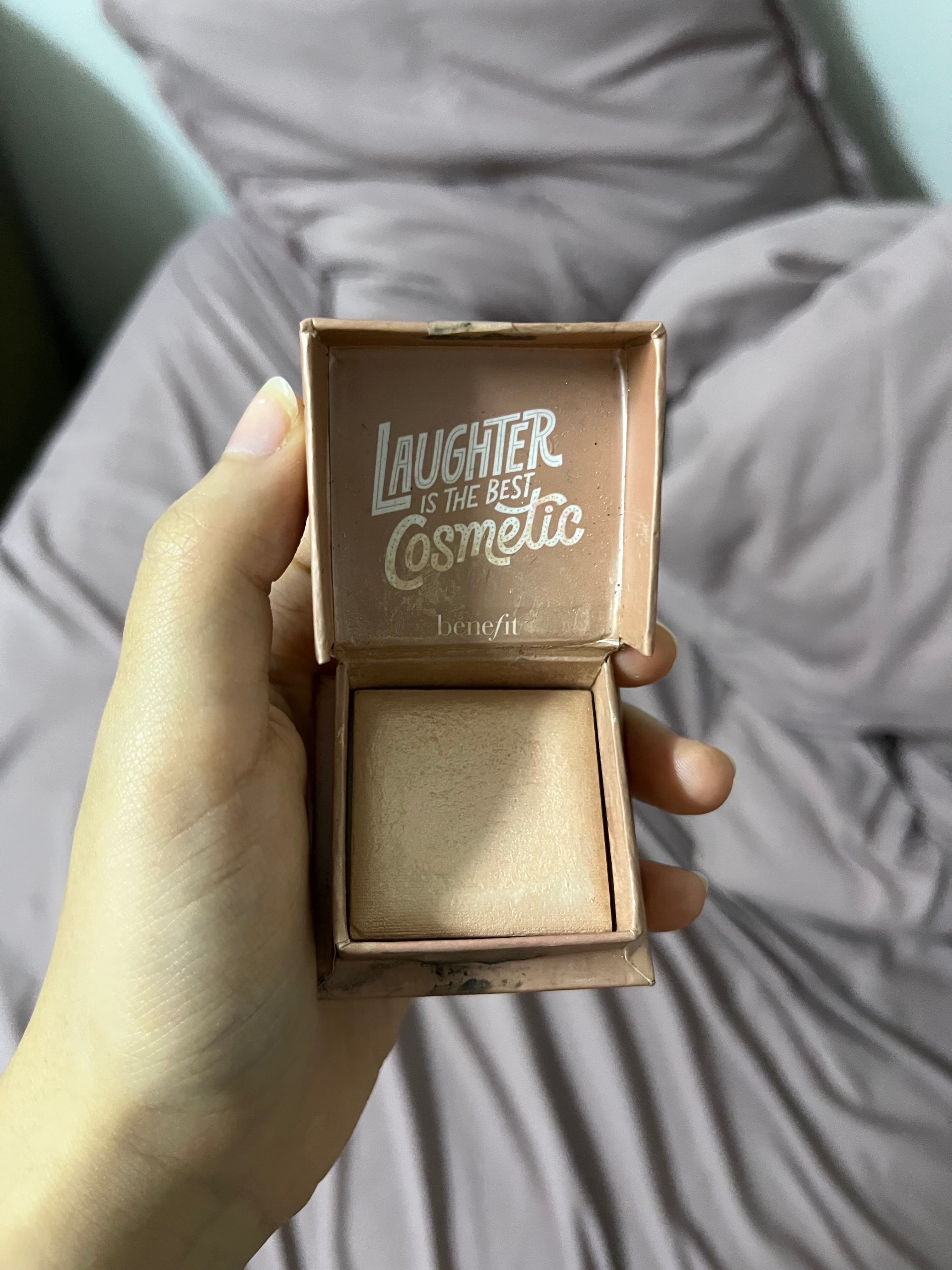 Comparison image between Dior palette and Benefit Dandelion highlighter